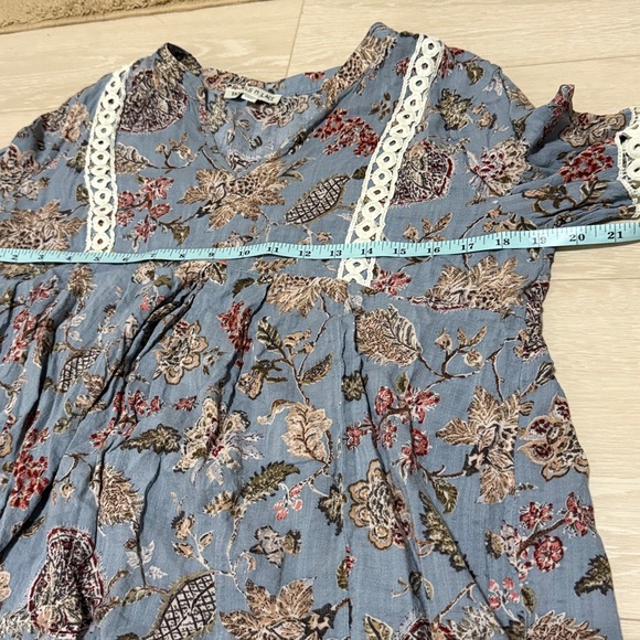 3/$10. Tassels N Lace Long Sleeve Floral Dress in Soft Blue - Picture 4 of 7